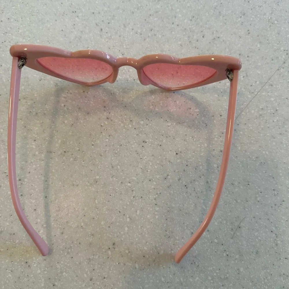 Women’s Pink Heart Sunglasses! Cute! Wedding, Bachelorette Party, Valentines!